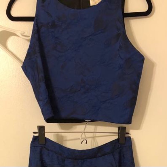 Alice and Olivia Brocade crop top - Picture 2 of 2